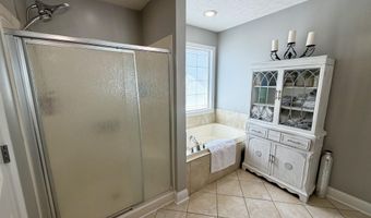 1011 Pembrooke Dr, Bardstown, KY 40004