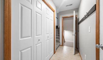 1005 Twilight Dr, North Liberty, IA 52317