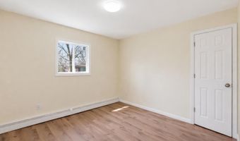 41 Madison Ave, Amityville, NY 11701