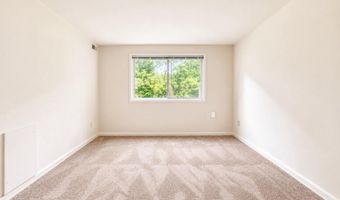 4921 QUARLES St NE 103, Washington, DC 20019