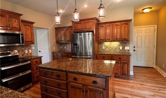 17 Miller Dr, Bella Vista, AR 72715