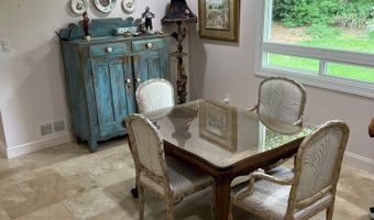8904 BRIDGEHAVEN Ct, Alexandria, VA 22308