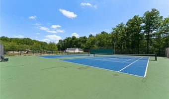 915 Cimarron Oval, Aurora, OH 44202