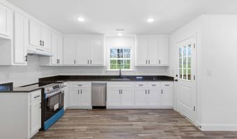 317 Creekside Dr, Albertville, AL 35950