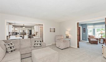 565 Walnut Ridge Trl, Aurora, OH 44202