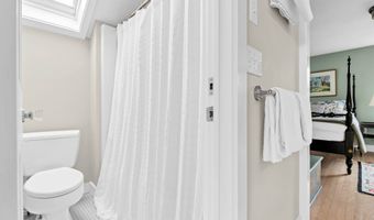 15 Liberty St, Chester, CT 06412