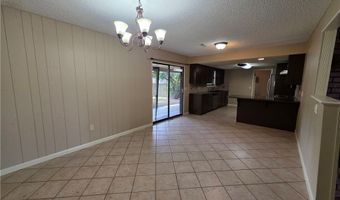 1806 Lawrence St, Bentonville, AR 72712