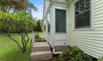 86 Oak St, Hopkinton, RI 02804