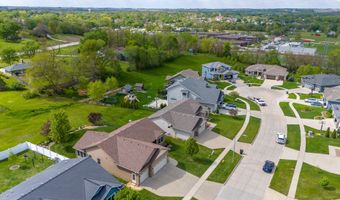 1402 S 7th St, Adel, IA 50003