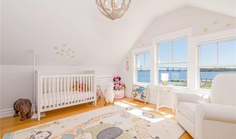 10 Coulter St, Jamestown, RI 02835