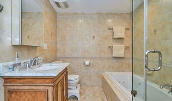 255 N BRYAN St, Arlington, VA 22201