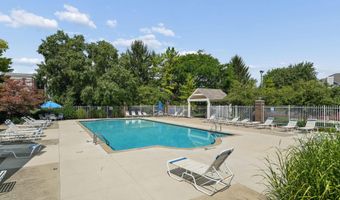 6767 Meadow Creek Dr 104, Columbus, OH 43235