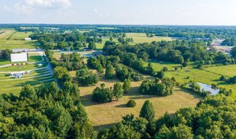 60 E Church St, Aurora, MO 65605