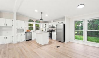444 Church St, Appomattox, VA 24522