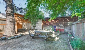 840 B St, Ashland, OR 97520