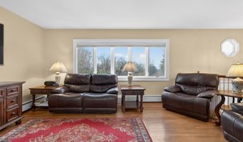 41 Montclair Ave, Airmont, NY 10952