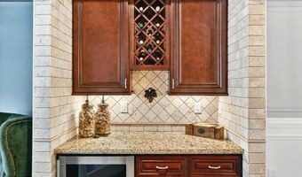 45 White Oak Ln, Aberdeen, NJ 07747