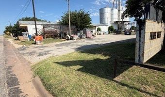 311 E Main St, Archer City, TX 76351