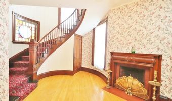 2 W Broadway, Bangor, ME 04401