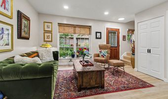 592 S 7th St, Ann Arbor, MI 48103