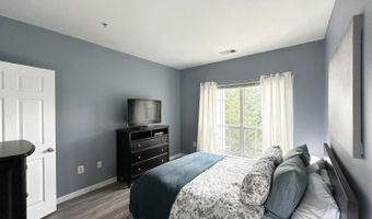 4870 EISENHOWER Ave 407, Alexandria, VA 22304