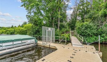 405 Riverside Cir, Anoka, MN 55303