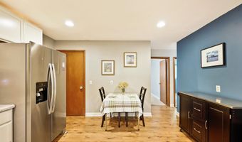 1222 Iowa Dr, Madison, WI 53704