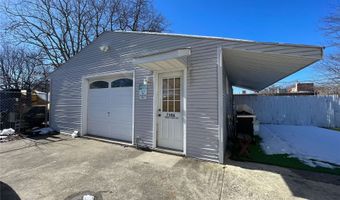 738 A Montauk Hwy, Bayport, NY 11705