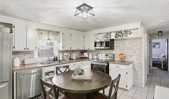 514 Killingly St, Johnston, RI 02919