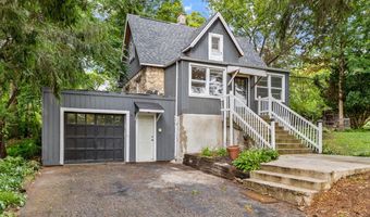 148 Wildwood Rd, Algonquin, IL 60102