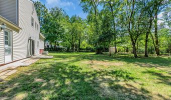 4 Michele Dr, Middletown, NJ 07748