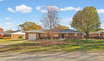 2301 Wedgewood Dr, Alton, IL 62002