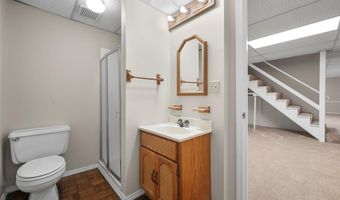 1217 Du Motier Dr, Ballwin, MO 63011