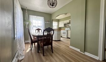1624 Krumroy Rd, Akron, OH 44306