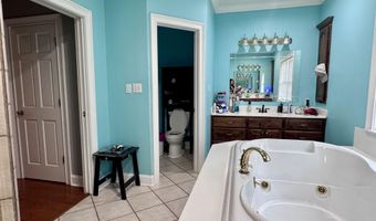 809 TWELVE OAKS Dr, Adamsville, TN 38310