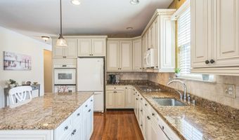 14 Hot Springs Ter, Barnegat, NJ 08005
