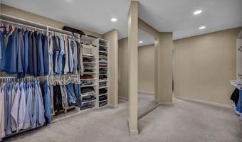 561 Willard Rd, Aurora, OH 44202