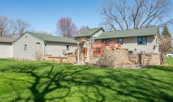 302 12th Ave NW, Altoona, IA 50009