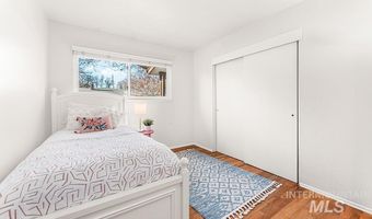 3418 N Red Oak Dr, Boise, ID 83703