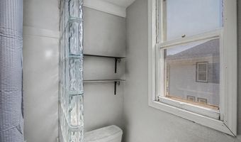 218 E 7th St, Ames, IA 50010