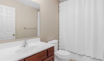 15871 Freedom Ln, Apple Valley, MN 55124