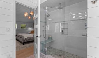 8 Gaylea Dr, Branford, CT 06405