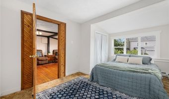 3 Sheffield St, Warwick, RI 02889