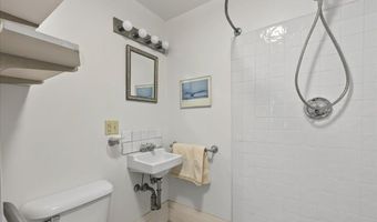 227 High St, Belfast, ME 04915
