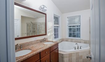 27 Warrington Round 27, Danbury, CT 06810