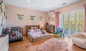 17980 Rancho St, Encino, CA 91316