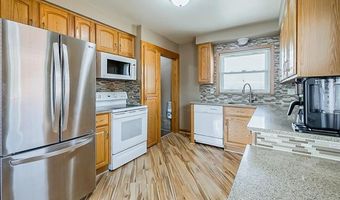 8634 Allen Rd, Allen Park, MI 48101