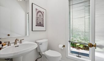 9100 ALDERSHOT Dr, Bethesda, MD 20817
