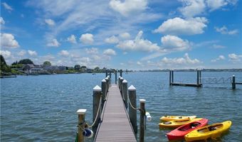 72 Marine Dr, Narragansett, RI 02882