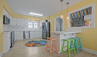 203 Old Causeway Rd, Atlantic Beach, NC 28512